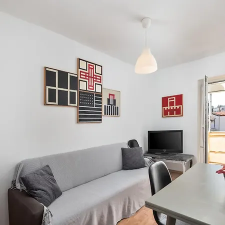Apartment Artist With Terrace In Old Town *