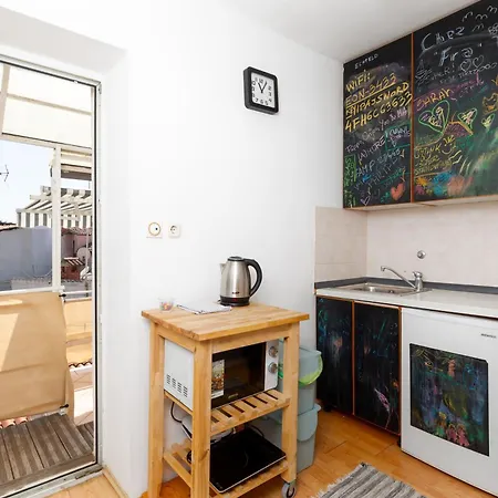 Artist With Terrace In Old Town Apartment *